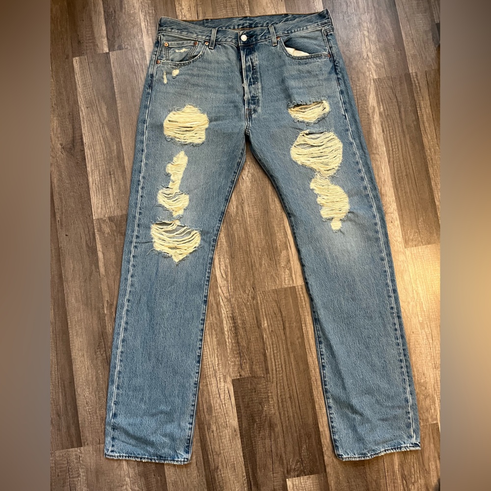 Levi’s 501 
Men's Distressed Blue Jeans
New with tags
Size 38